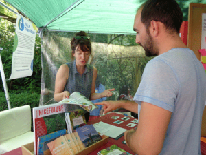 explication-stand